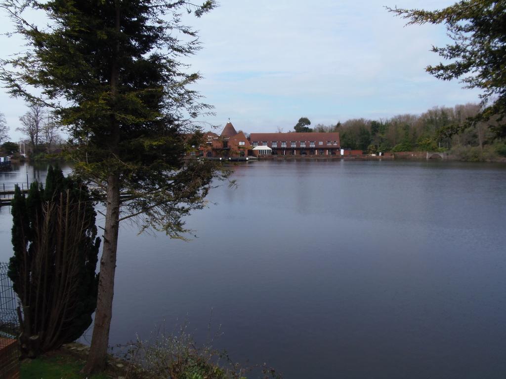 Lakeside Continental Hotel Кемберлі Екстер'єр фото